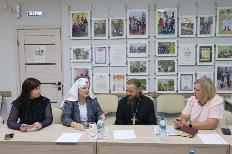  В СЕМЕЙНОМ МНОГОФУНКЦИОНАЛЬНОМ ЦЕНТРЕ СОСТОЯЛАСЬ РАБОЧАЯ ВСТРЕЧА ПРЕДСТАВИТЕЛЕЙ ДЕПАРТАМЕНТА СОЦИАЛЬНОЙ ПОЛИТИКИ КУРГАНСКОЙ ОБЛАСТИ С СОЦИАЛЬНЫМИ ПАРТНЁРАМИ — КУРГАНСКОЙ ЕПАРХИЕЙ